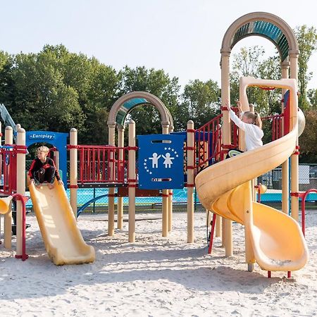 Vakantiepark Wilhelm Tell Superieur Chalet Opglabbeek Bagian luar foto