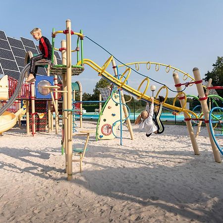 Vakantiepark Wilhelm Tell Superieur Chalet Opglabbeek Bagian luar foto