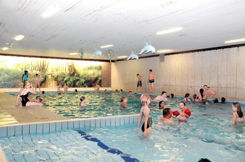 Vakantiepark Wilhelm Tell Superieur Chalet Opglabbeek Bagian luar foto