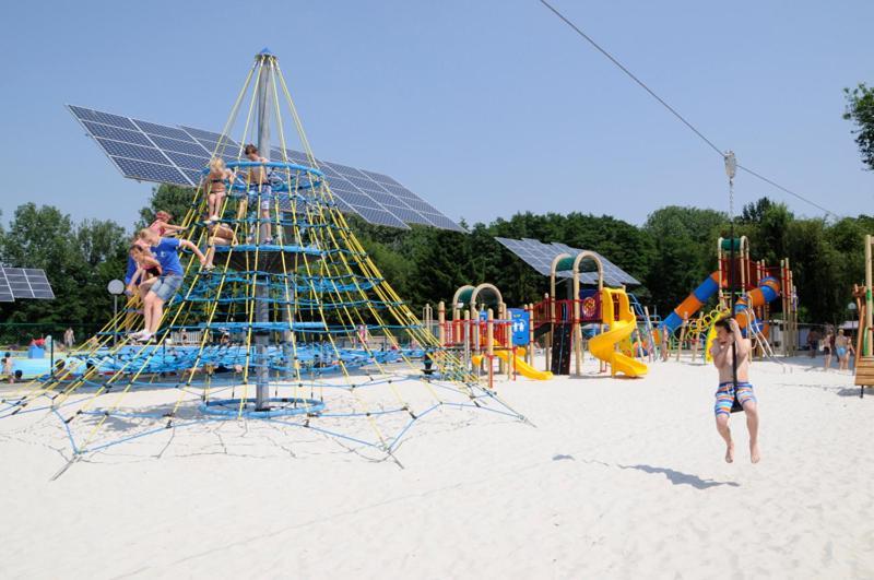 Vakantiepark Wilhelm Tell Superieur Chalet Opglabbeek Bagian luar foto