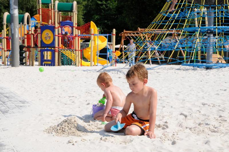 Vakantiepark Wilhelm Tell Superieur Chalet Opglabbeek Bagian luar foto