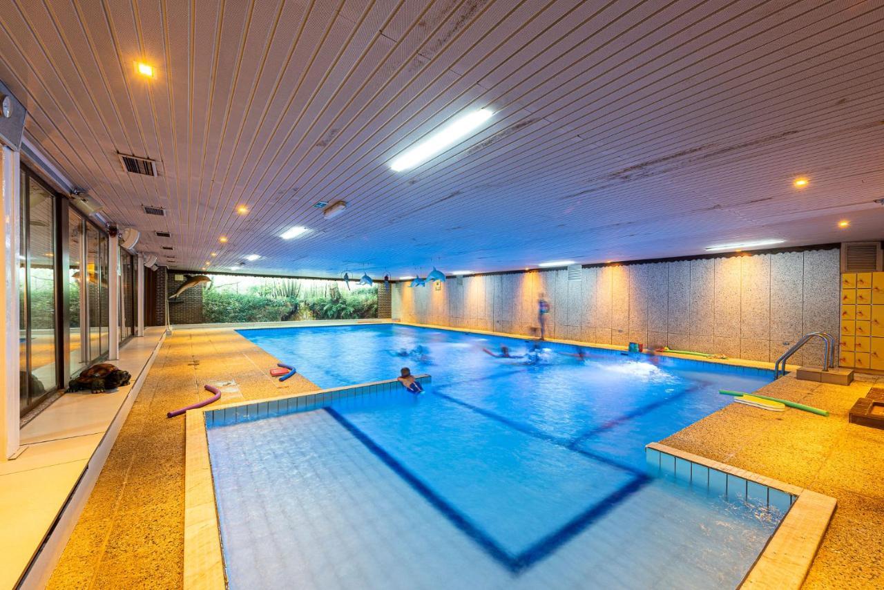 Vakantiepark Wilhelm Tell Superieur Chalet Opglabbeek Bagian luar foto