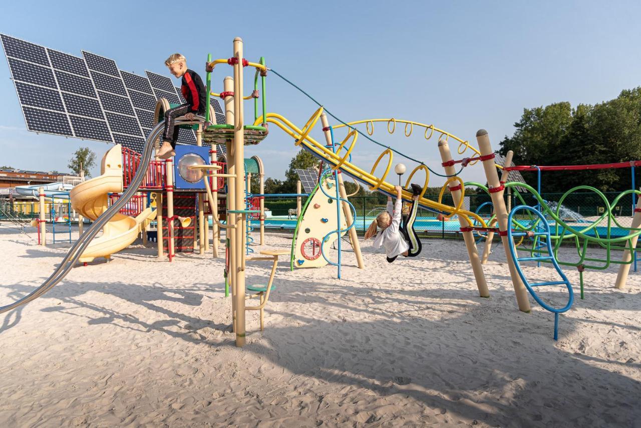Vakantiepark Wilhelm Tell Superieur Chalet Opglabbeek Bagian luar foto